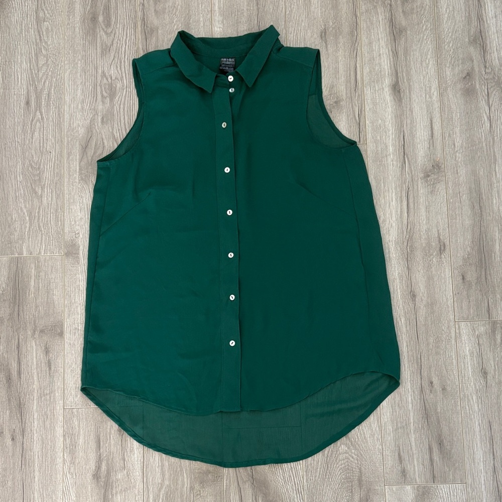 Sleeveless Green Button-Up Women's Top